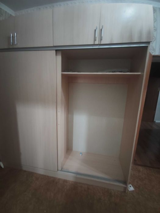 Шкаф купейный продаю срочно