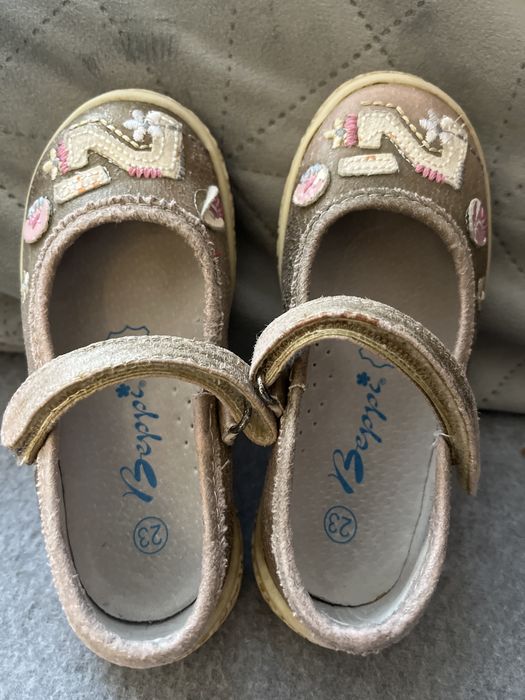 Детски обувки -ботички и балеринки