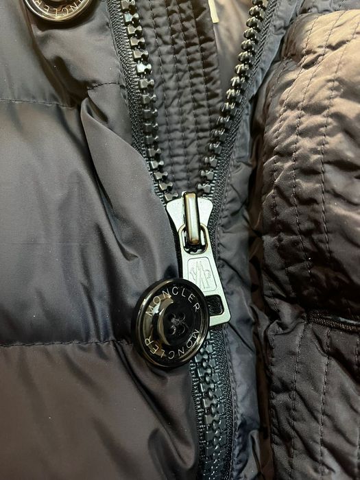 Продам пуховик Moncler мужской