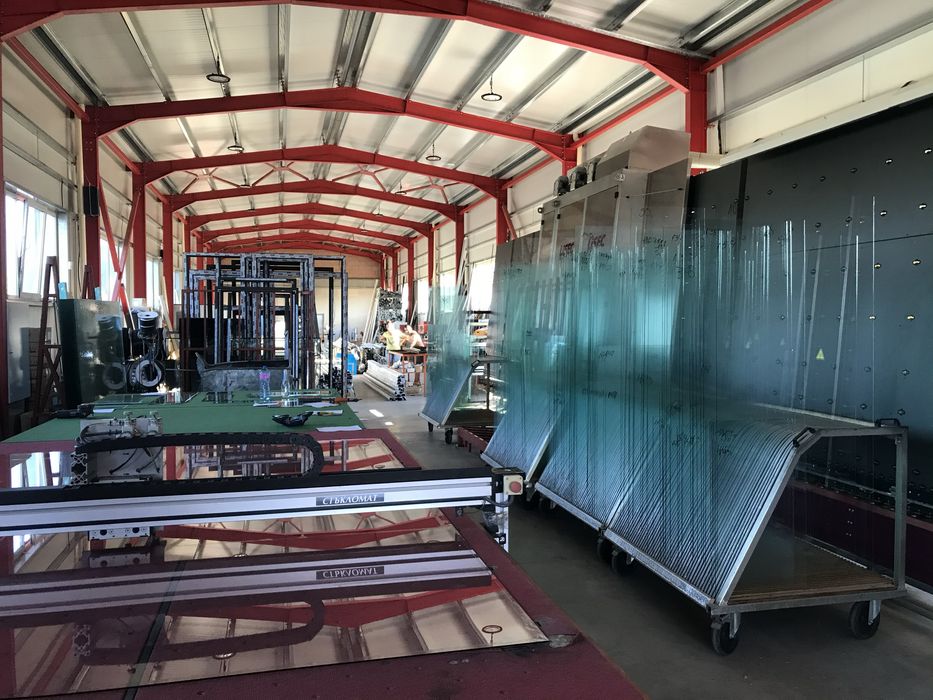 Cnc маса за рязане на стъкло