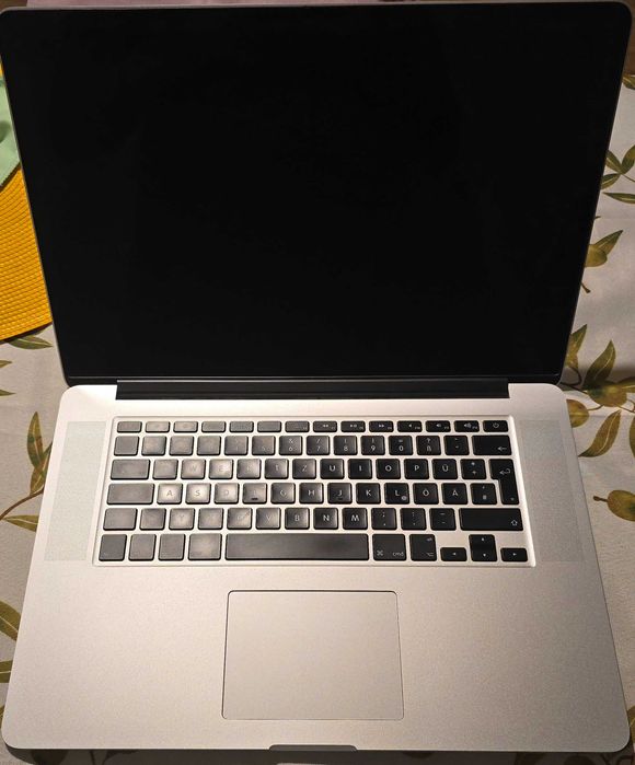 MacBook Pro 15" Retina Mid 2015, i7 2.8GHz, 500GB SSD, 16 RAM;