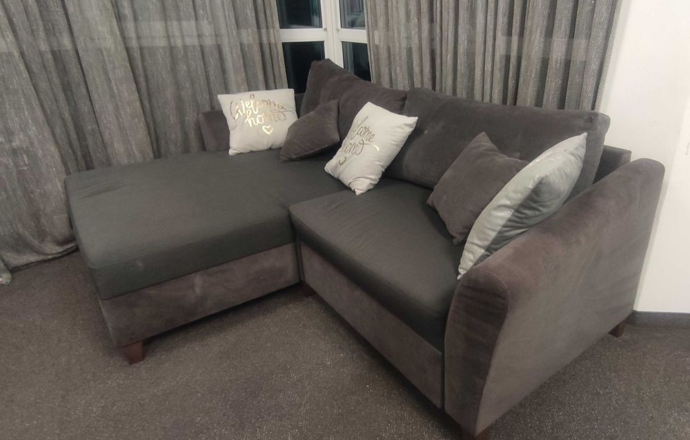 Продавам ъглов разтегателен диван в перфектно състояние.