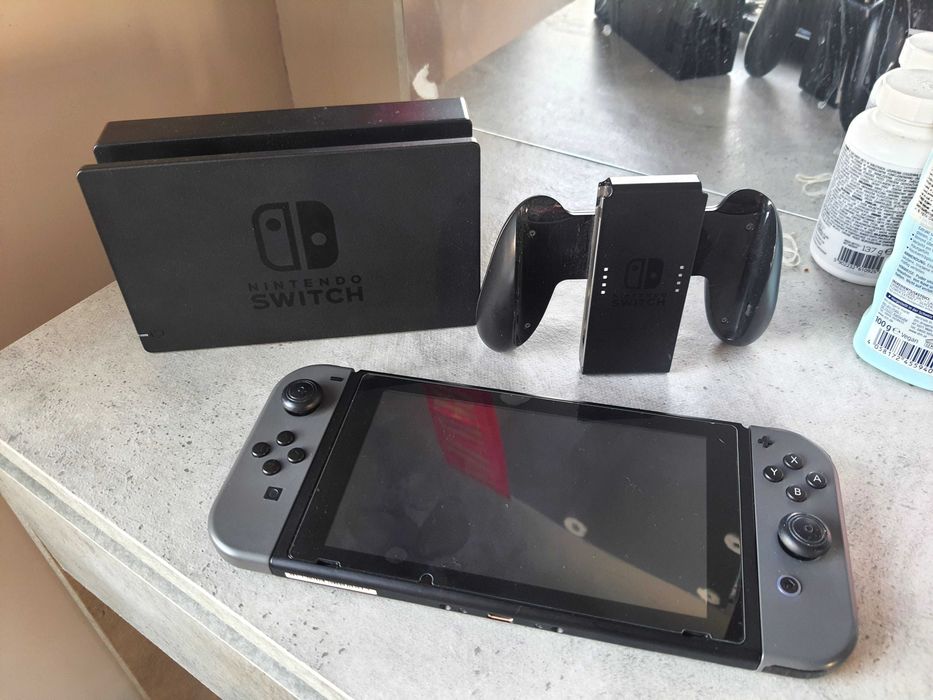 Nintendo Switch v2 - Добре запазена