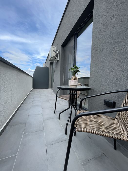 Pers.Fizica vand apartament cu 3 camere Zona Ira