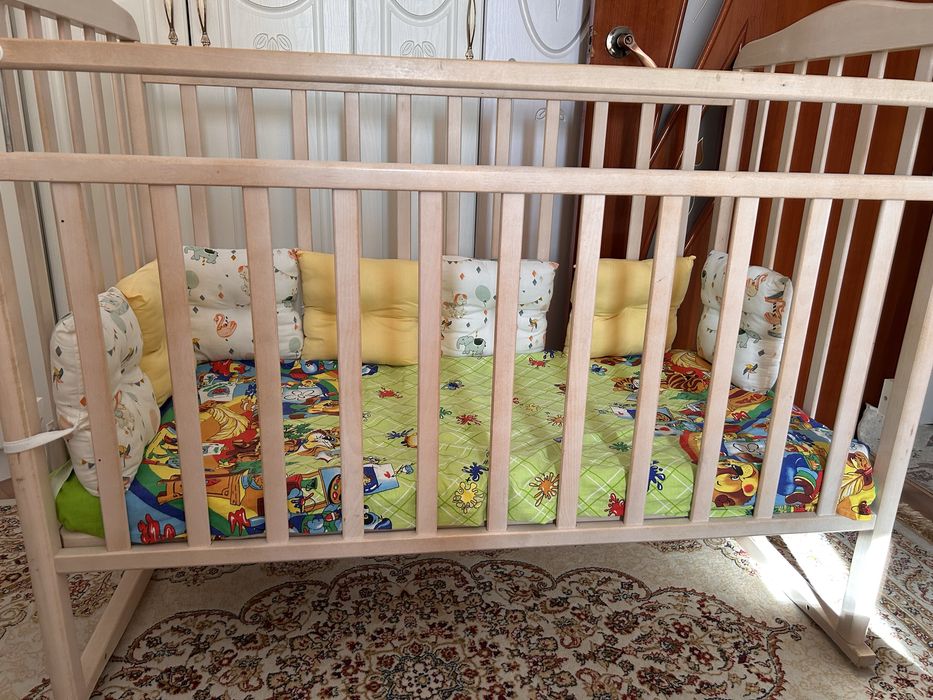 Детская кроватка