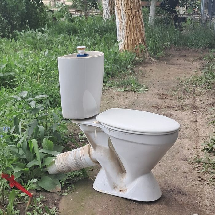 Продам унитаз на разбор