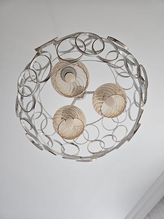 Продам люстру круглую