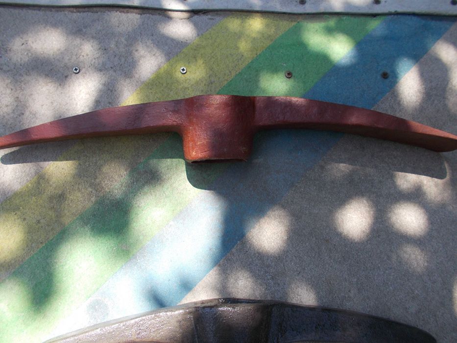 Комплект кирки от едно време производство