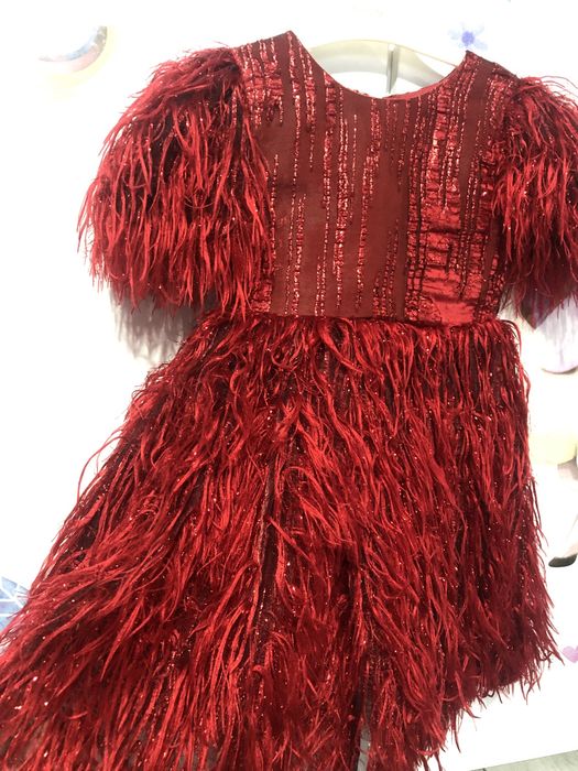 Продам стильное вечернее платье на девочку