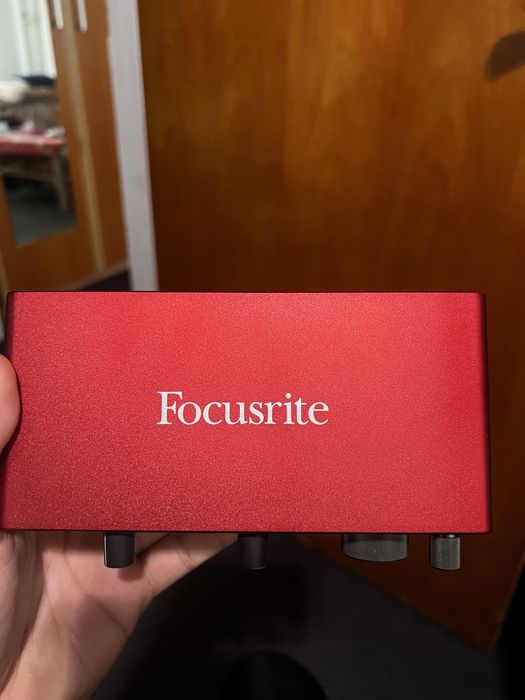 Placa audio Focusrite Scarlett 2i2 Studio (3rd Gen)