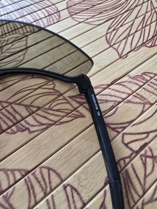 Слънчеви очила Oakley Sutro
