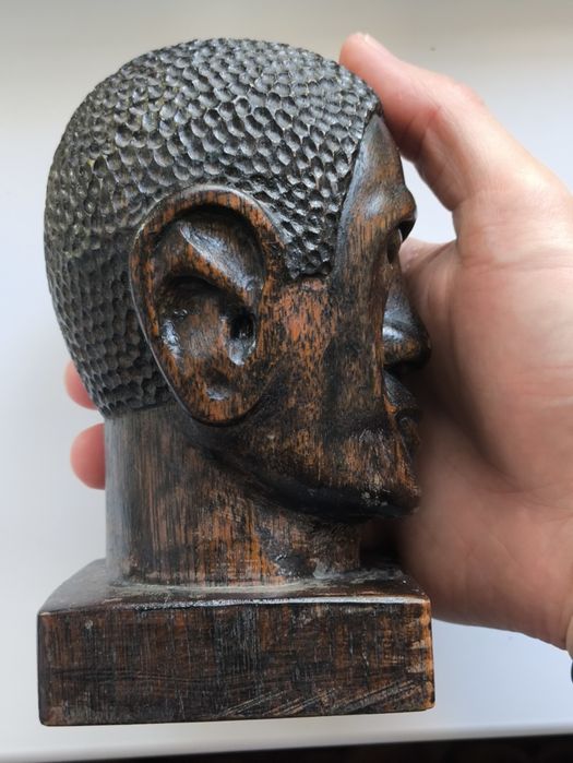 Африканская статуэтка из дерева