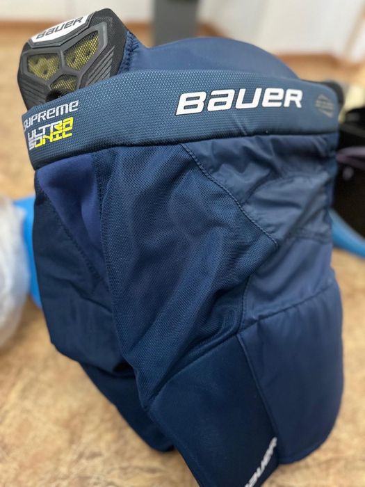 Продается хокейная экипировка Bauer