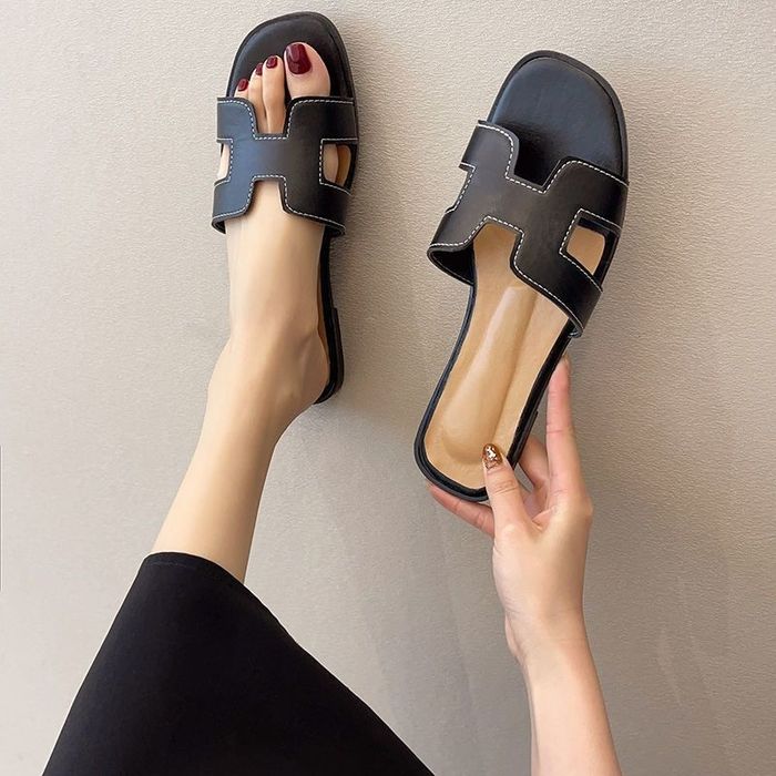 Шлепанцы разных светов