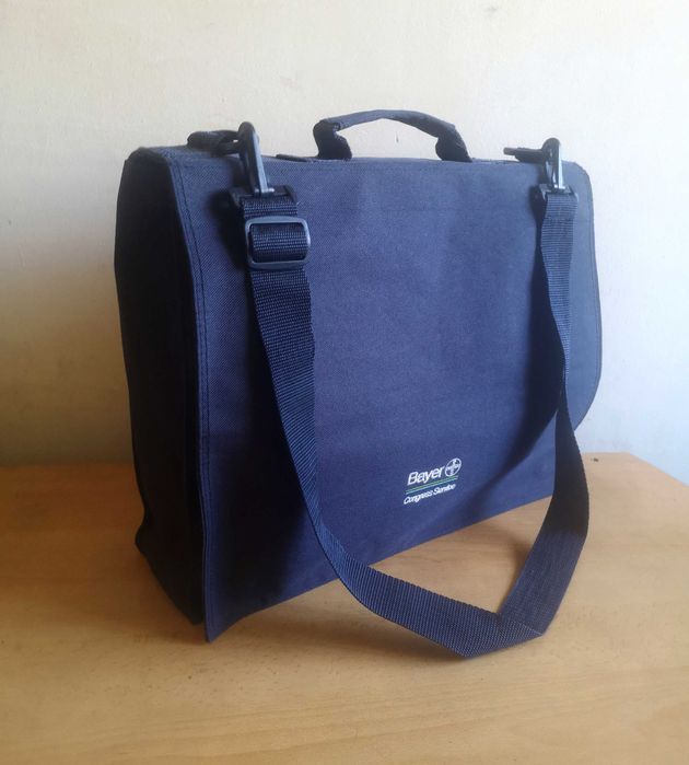 Geantă de umăr       .