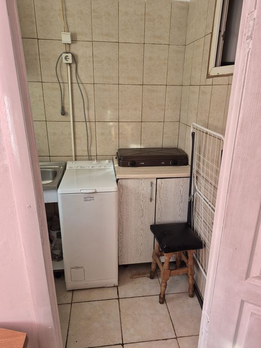 Garsoniera canta la bulevard