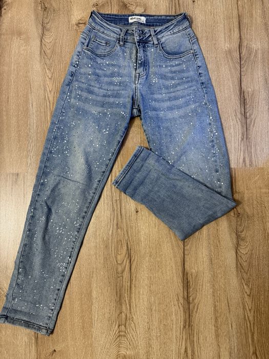 Дамски дънки с камъчета