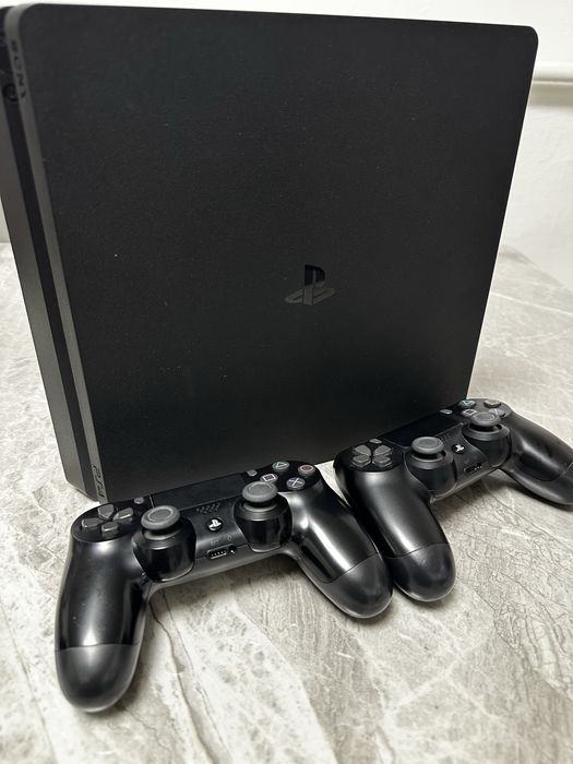 продам PS4 slim