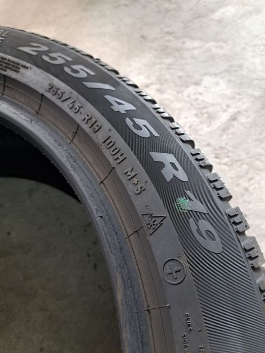 2 anvelope iarnă 255 45 r19 Pirelli