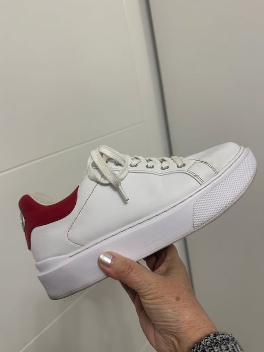 Оригинални маратонки Guess 39н