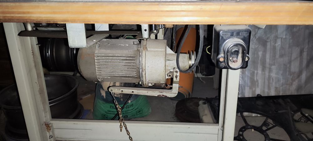 Продам швейную машину