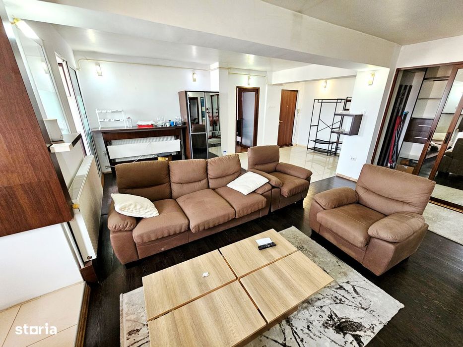 Vanzare apartament 3 camere, balcon, zona MAZEPA , TREI STAR