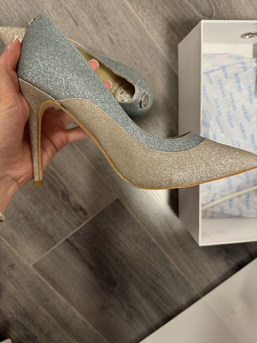 Официални обувки токчета Guess