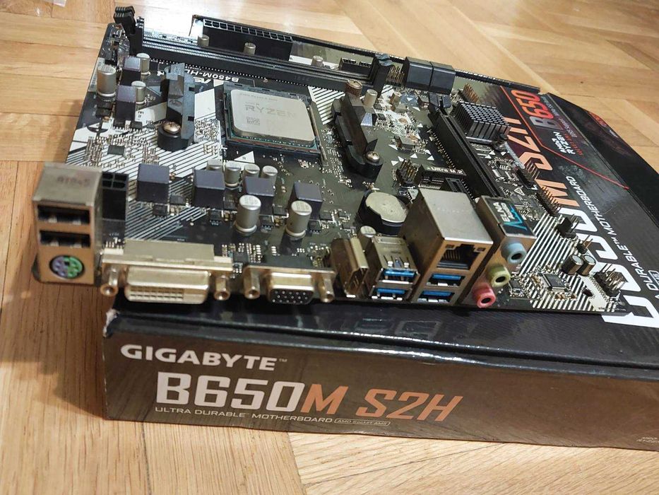 AMD Ryzen 5 3600 + AsRock B450M HDV