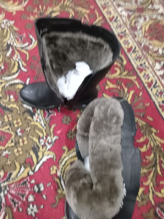 Продам зимние сапоги