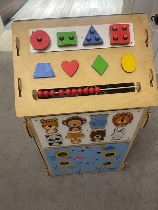 Продается игрушечный детский домик