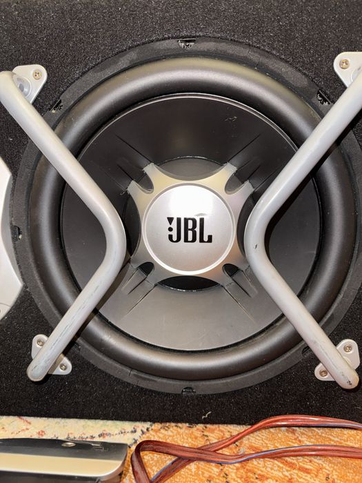 Subwoofer auto pasiv JBL GT-2402BR +amplificator JBL GTO-5355