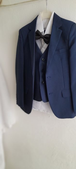 Costumas de copiii de vârsta de 4 ani