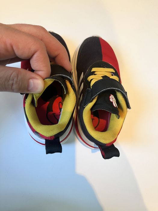 Кроссовки adidas адидас