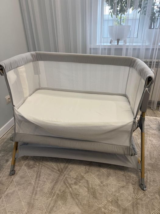 Продам AmaroBaby приставная люлька