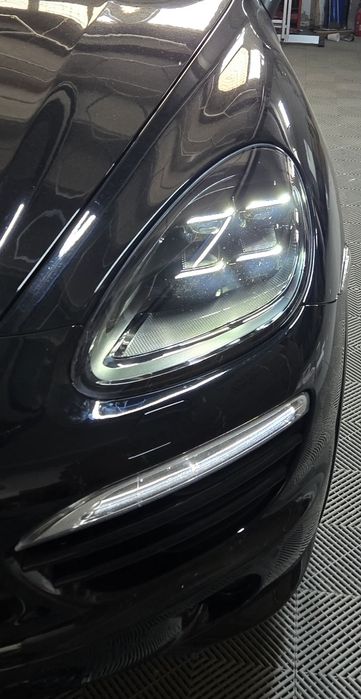 Faruri Full LED Porsche Cayenne look 2024 compatibile 2011-2023