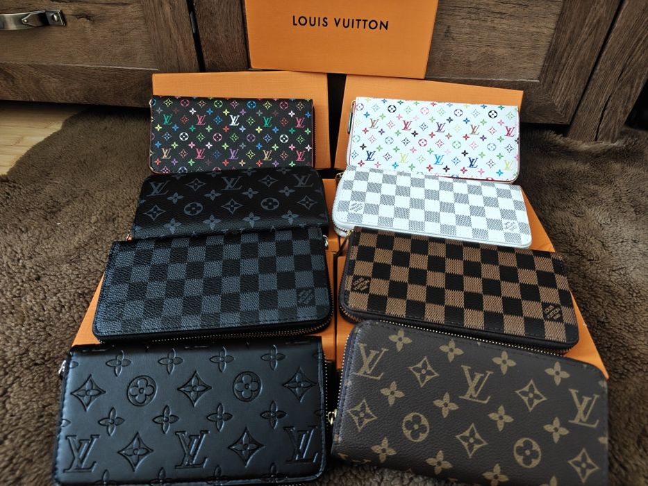 Vand Portofele Louis Vuitton/ GUESS / Dior / Burberry / Coach lungi de femei la SUPER PRET
