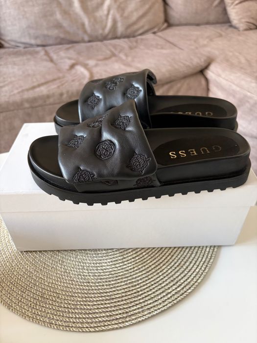 Papuci Guess marimea 37