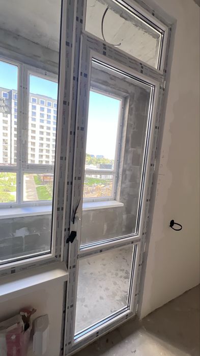 Тез арада пластик есік, терезе сатылады.