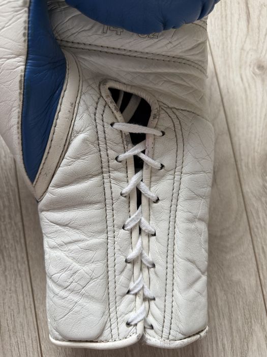Продавам оригинални боксови ръкавици Winning 14 oz, връзки (lace-up)