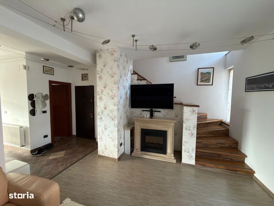 Apartament 3 camere decomandate, dispus pe două nivele