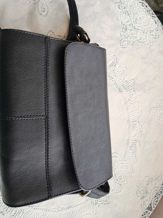 Кожено яке и дамски чанти