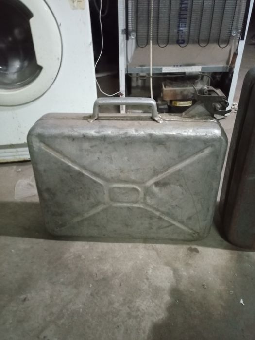 Канистра канистры разные