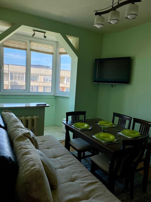 Дава се под наем Тристаен апартамент в Плевен, 9-ти квартал - 69 кв.м за 351.9 € - Снимка #2