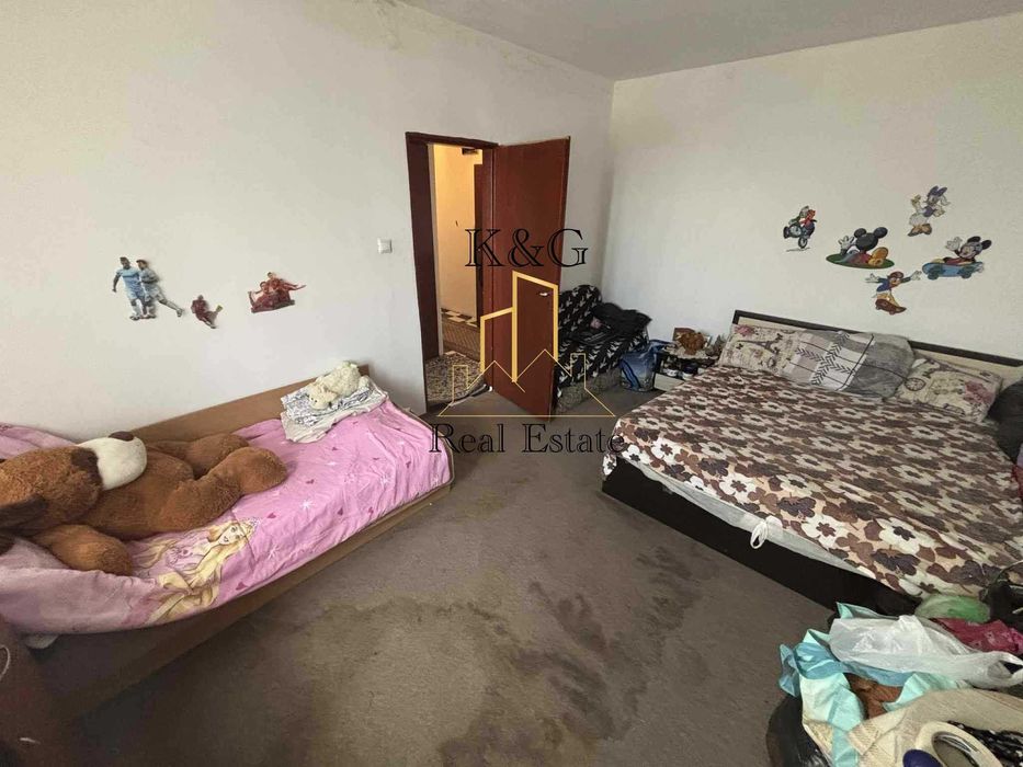 Двустаен апартамент в ж.к " Орел "