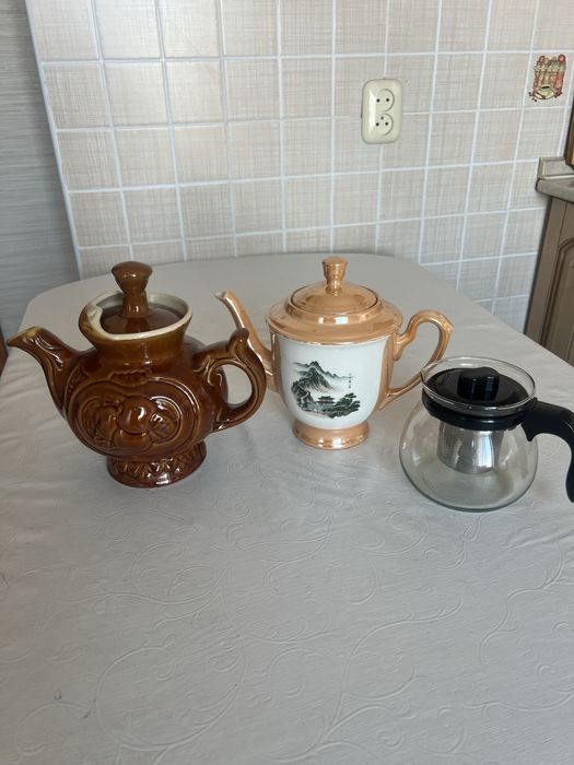 Чайники керамические и стеклянный