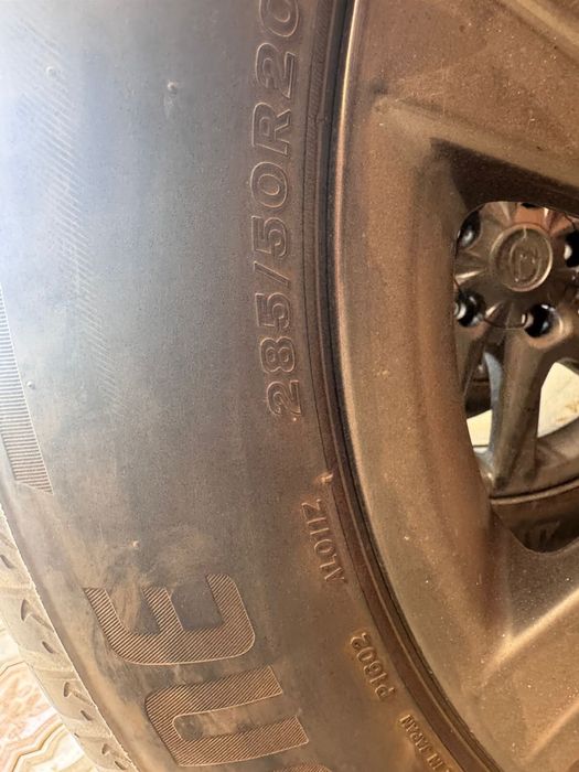 Продам б/у резину R20