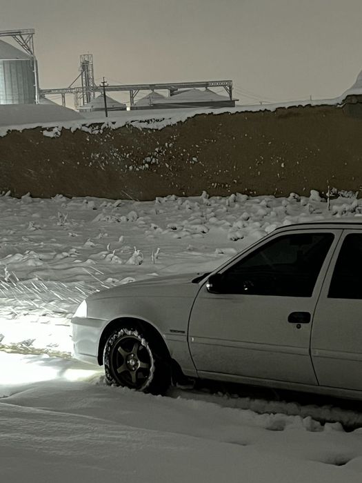 Диска сотилади r15 advan racing gt