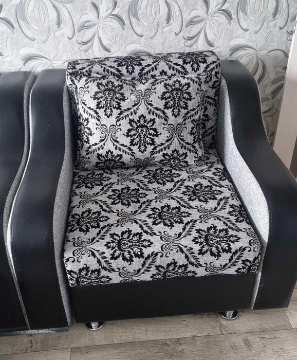 Продам диван с креслом-кроватью