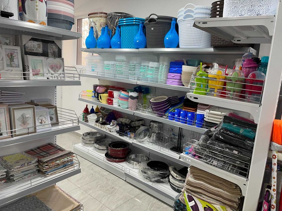 Крайстенни стелажи и гондоли за магазин и бутик