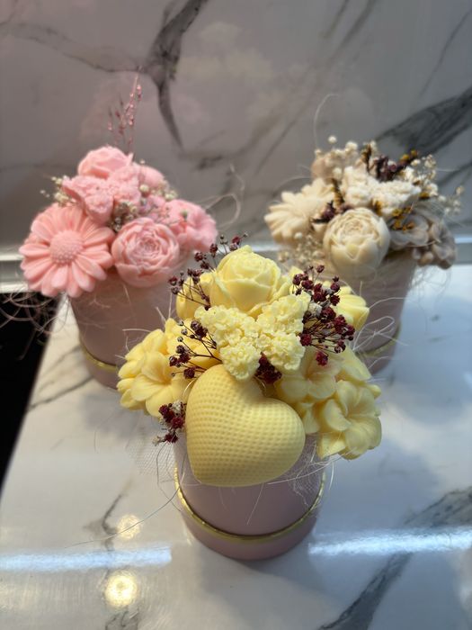 Подаръци букети от свещи